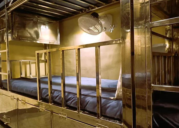 The Aroma Backpackers Hostel Mumbai